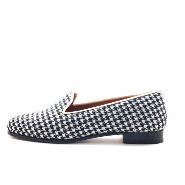 Houndstooth fabric slipper